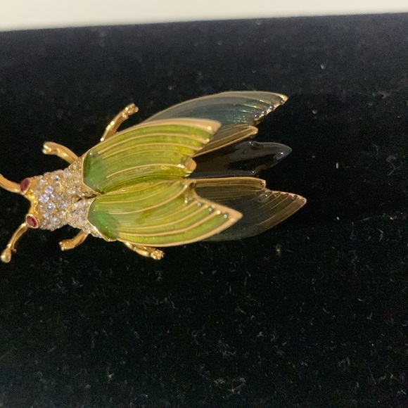 Vintage rare Erwin Pearl gold tone rhinestone & enamel bug statement pin brooch - Picture 2 of 11